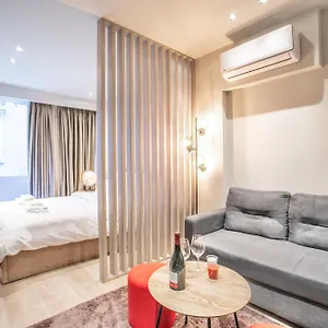 aura-studios-suites-v9-10.hotelschalkidiki.net/